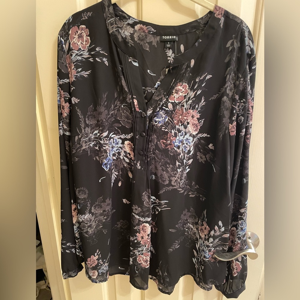 NWT torrid black floral blouse. Size 1